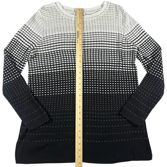 Liz Claborne - White / Black design Women's Sweater - Size: Medium - Picture 4 of 8